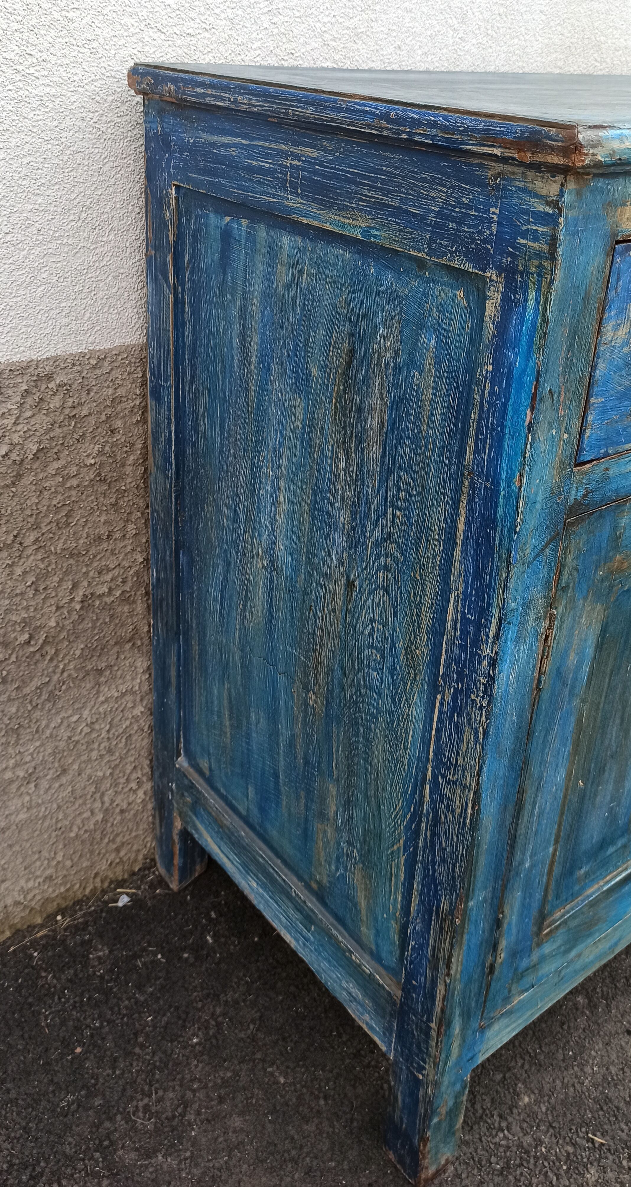 Blue wooden buffet with 2 drawers and 2 doors