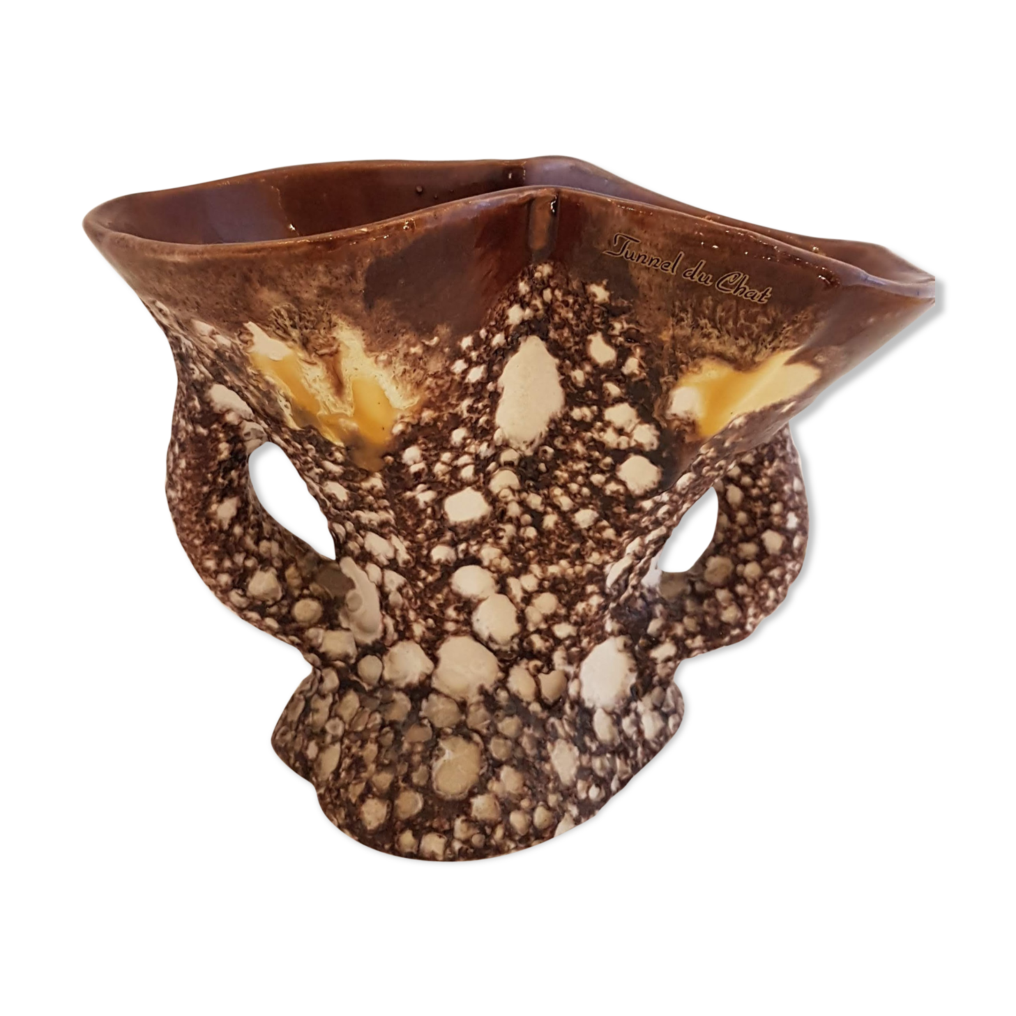 Vase Vallauris brun et blanc, fabriqué à partir de "terre chamottée" Fat Lava