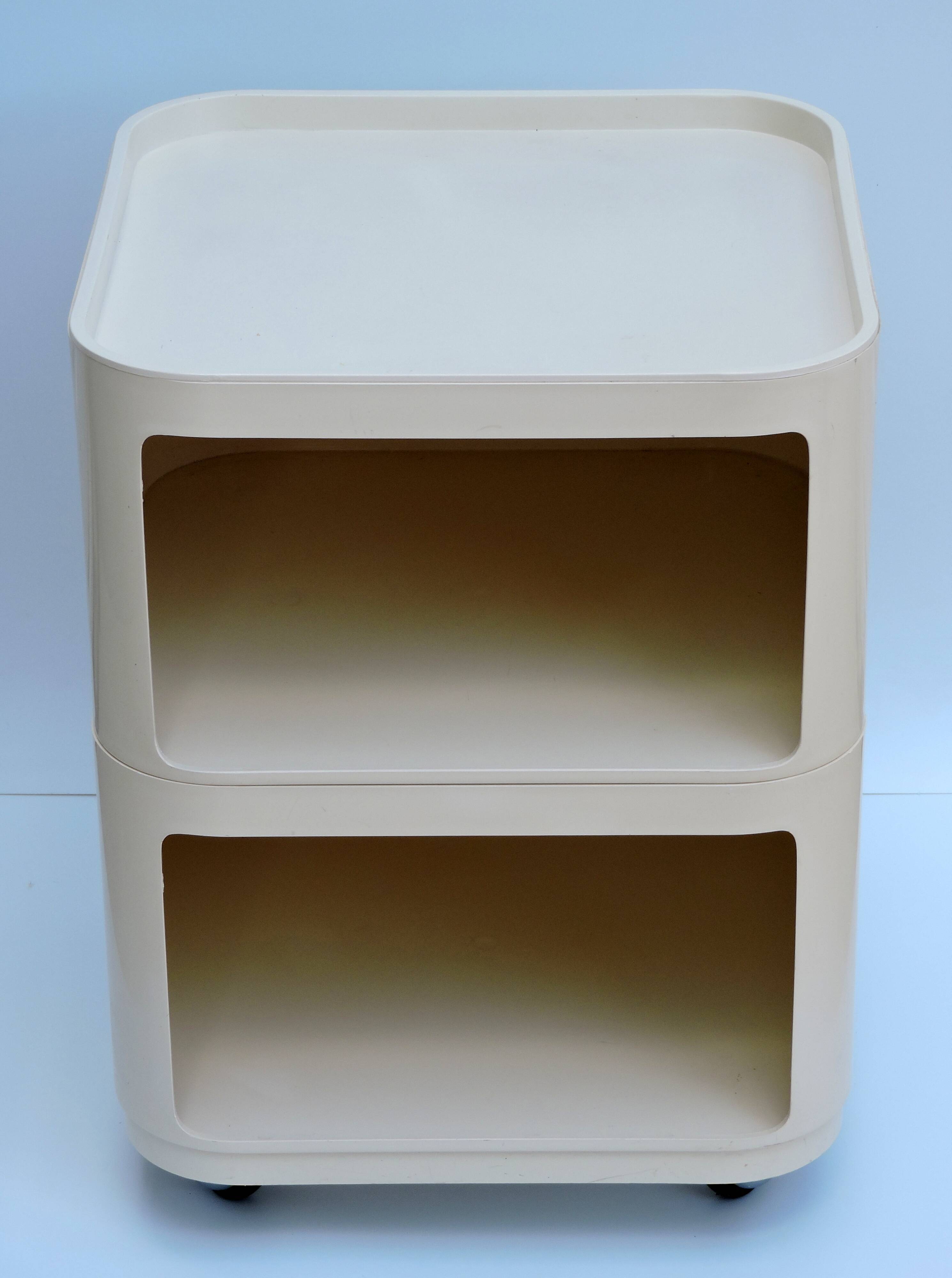 Desserte chevet sur roulettes componibili d'anna castelli pour kartell