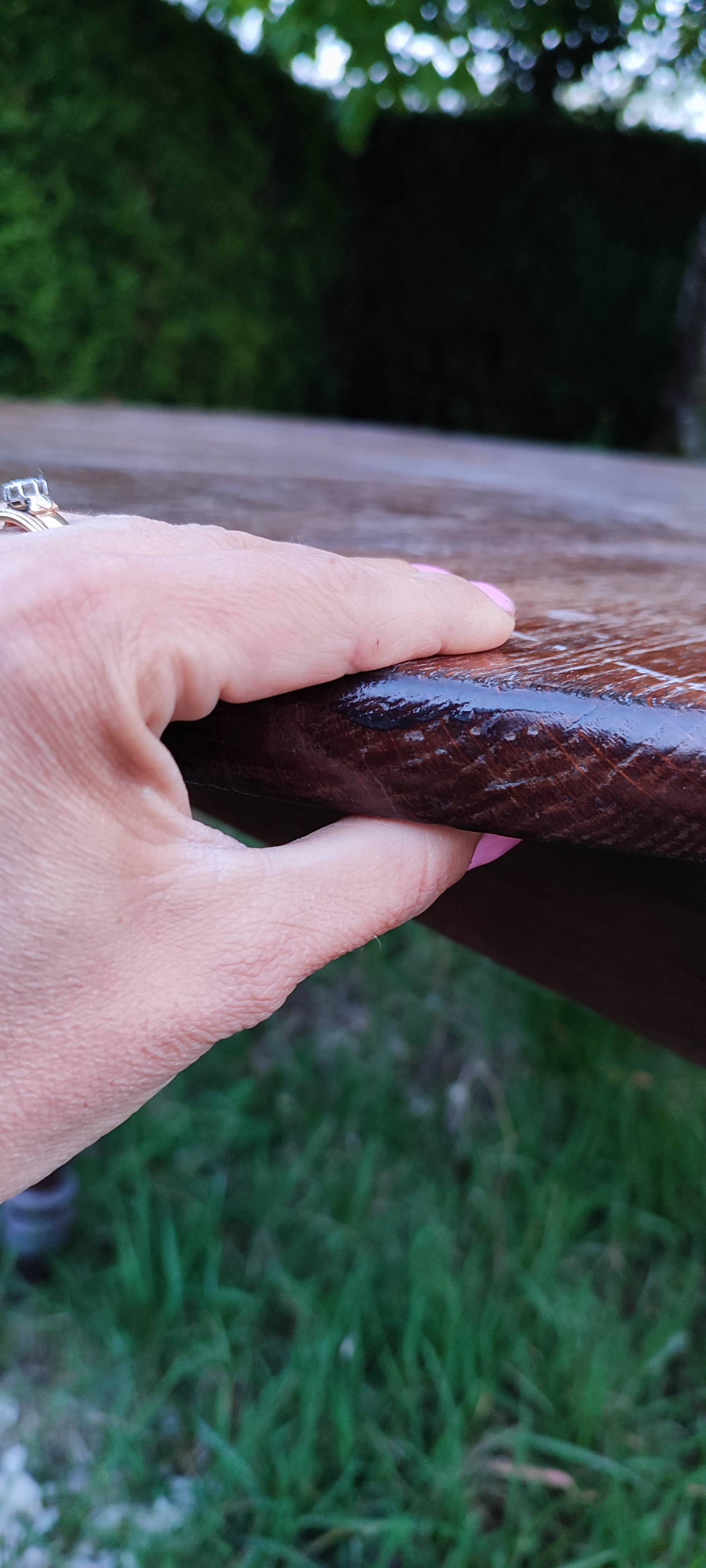Large table with oval oak shutters 190cm