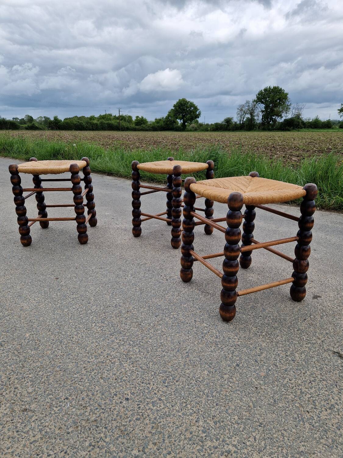 Set of 3 country straw stools