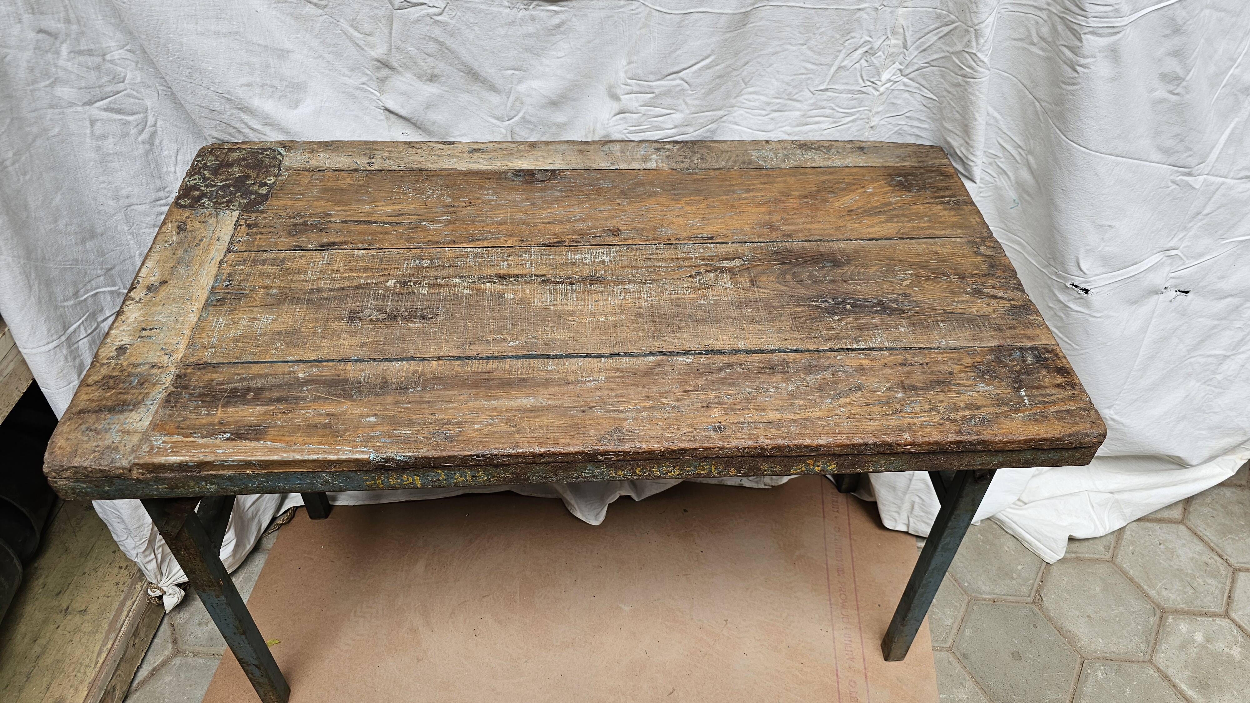 Table pliante d'atelier en teck et fer forgé