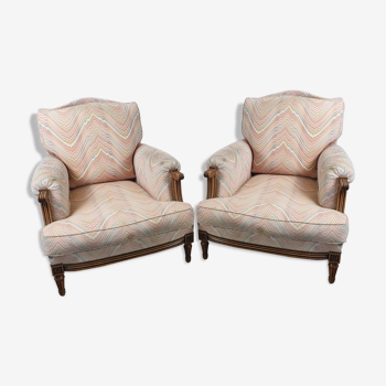 Paire de fauteuils Bergère de style Louis XVI