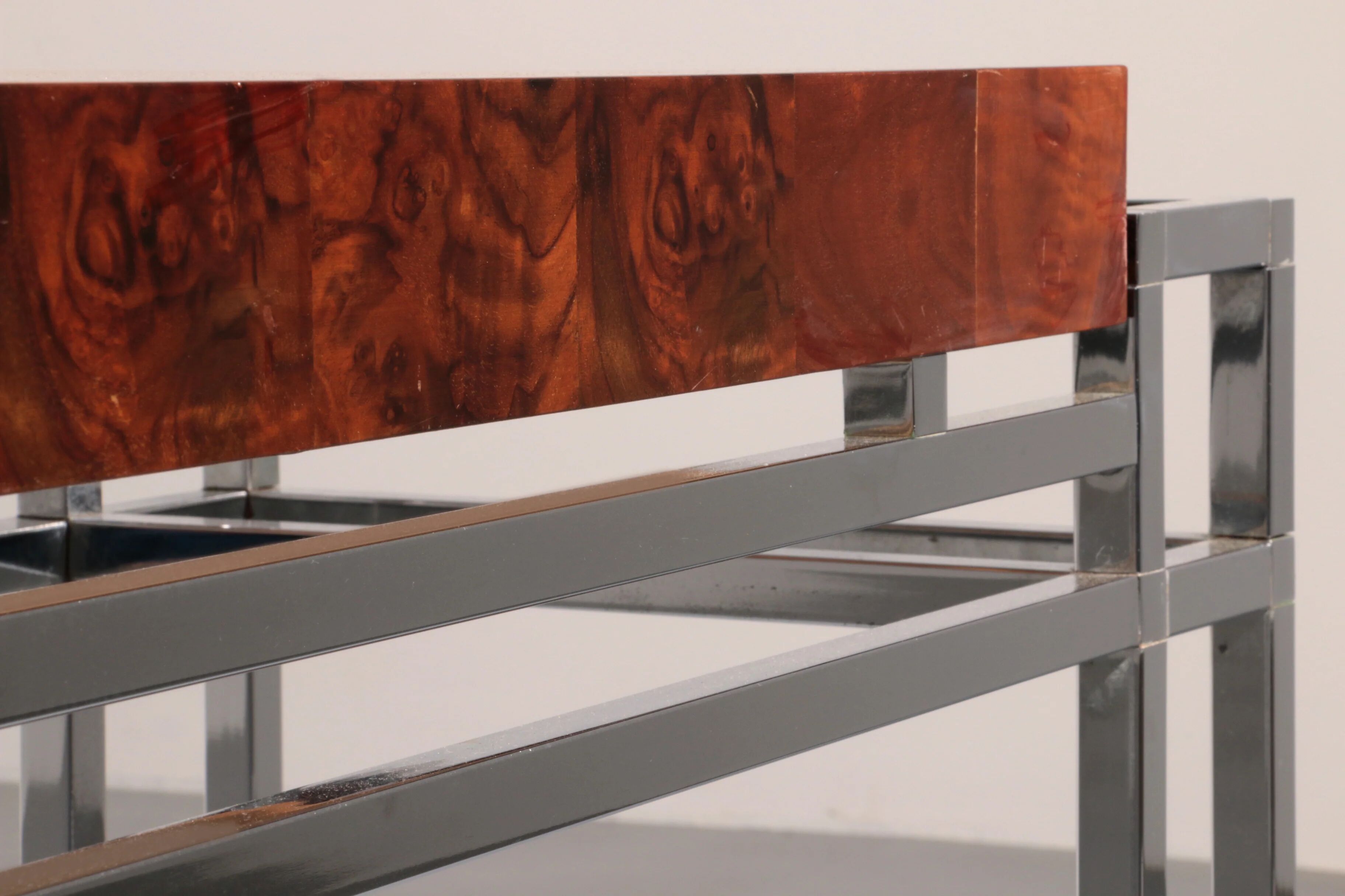 Table console en chrome et bois d'Aldo Tura, années 1970
