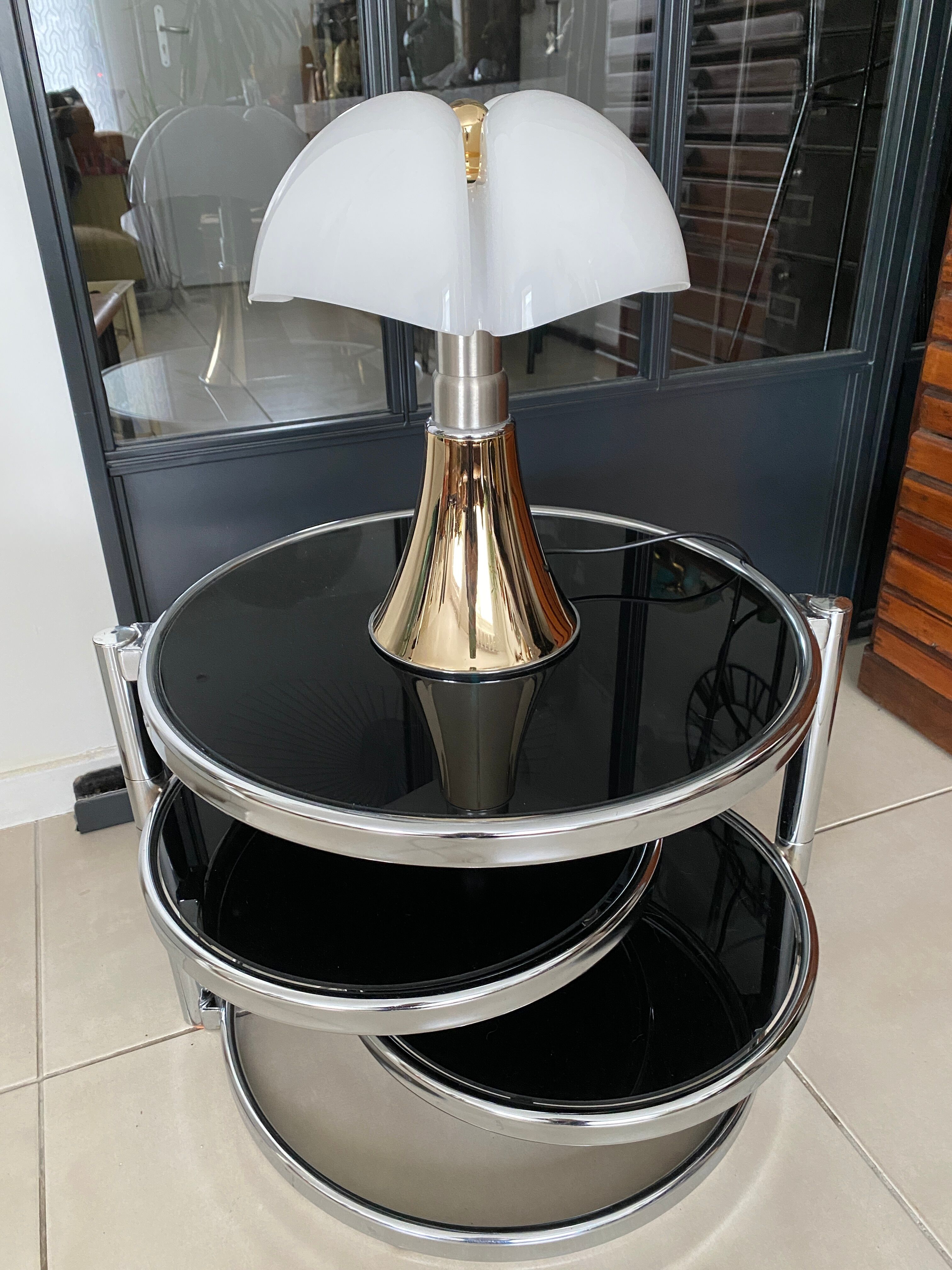 Table basse ronde en verre et chrome vintage