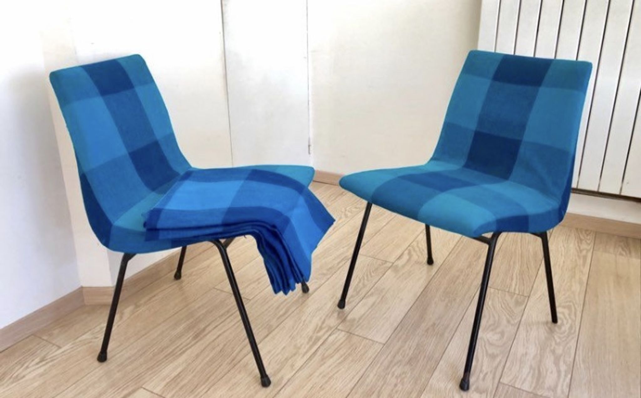 Pair of chairs by Pierre Paulin, TV Furniture edition