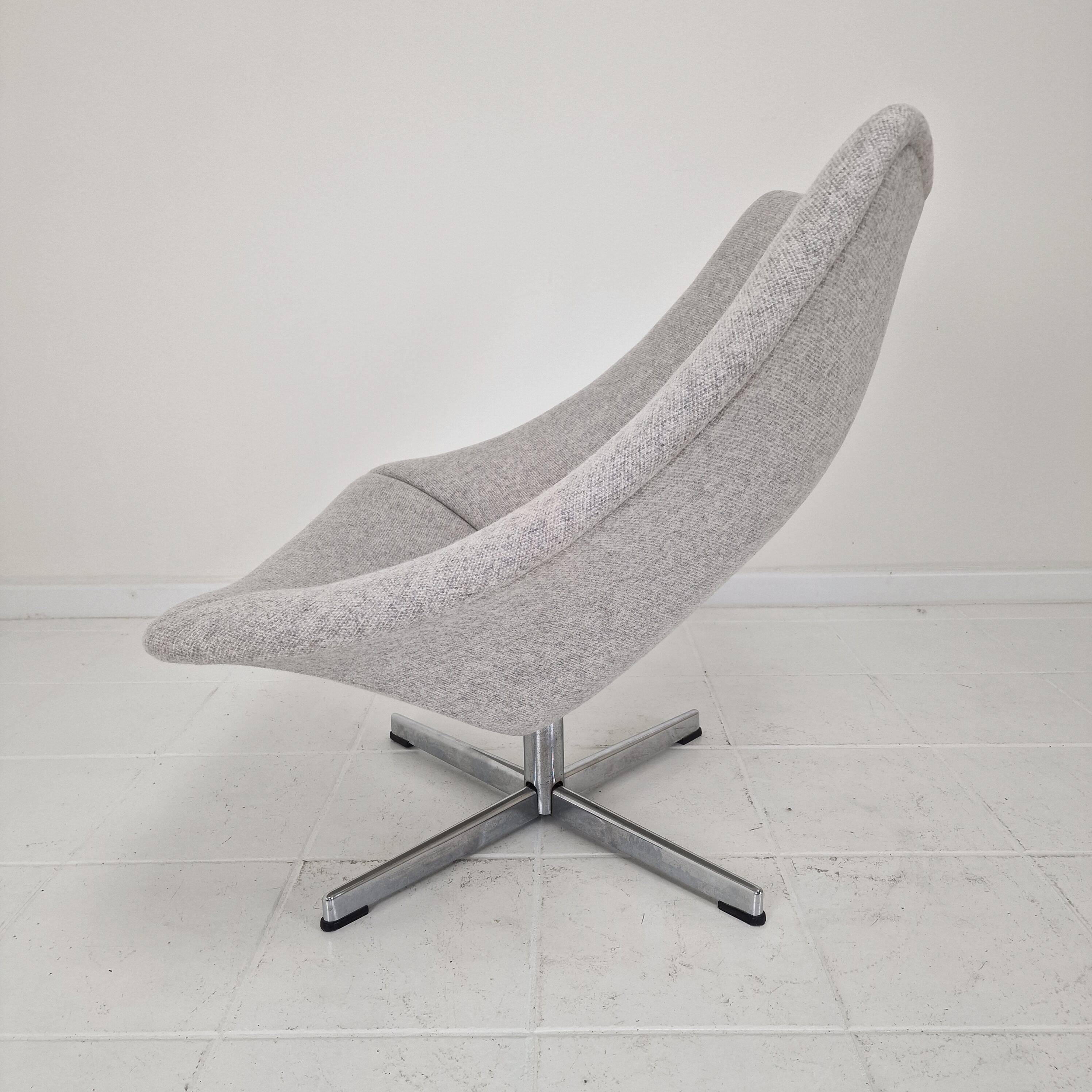 Restored Artifort Oyster Lounge Chair With Cross Base by Pierre Paulin, 60'