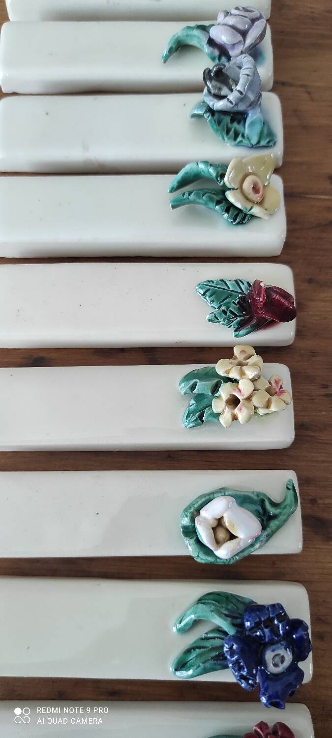 Ceramic knife holder