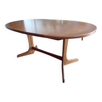 Oval table, William Laurence, blond teak, mid-last century
