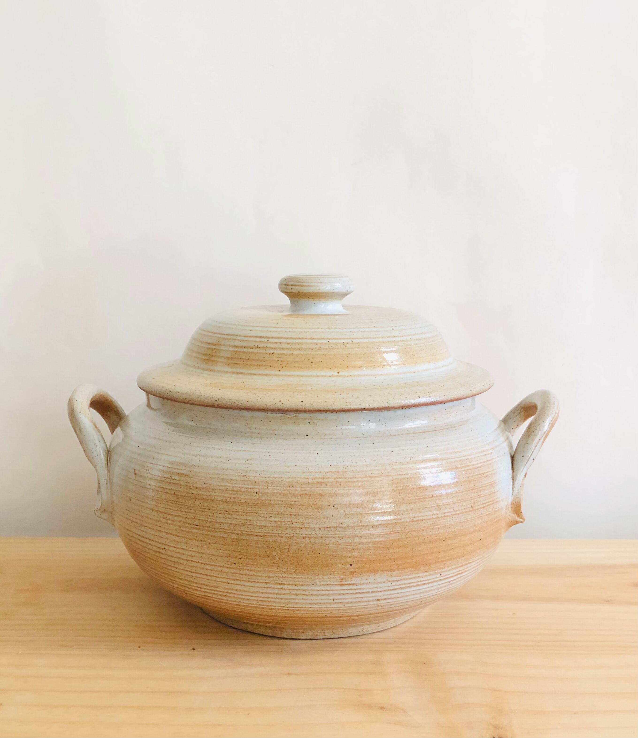 Vintage soup kitchen in Grès du Marais