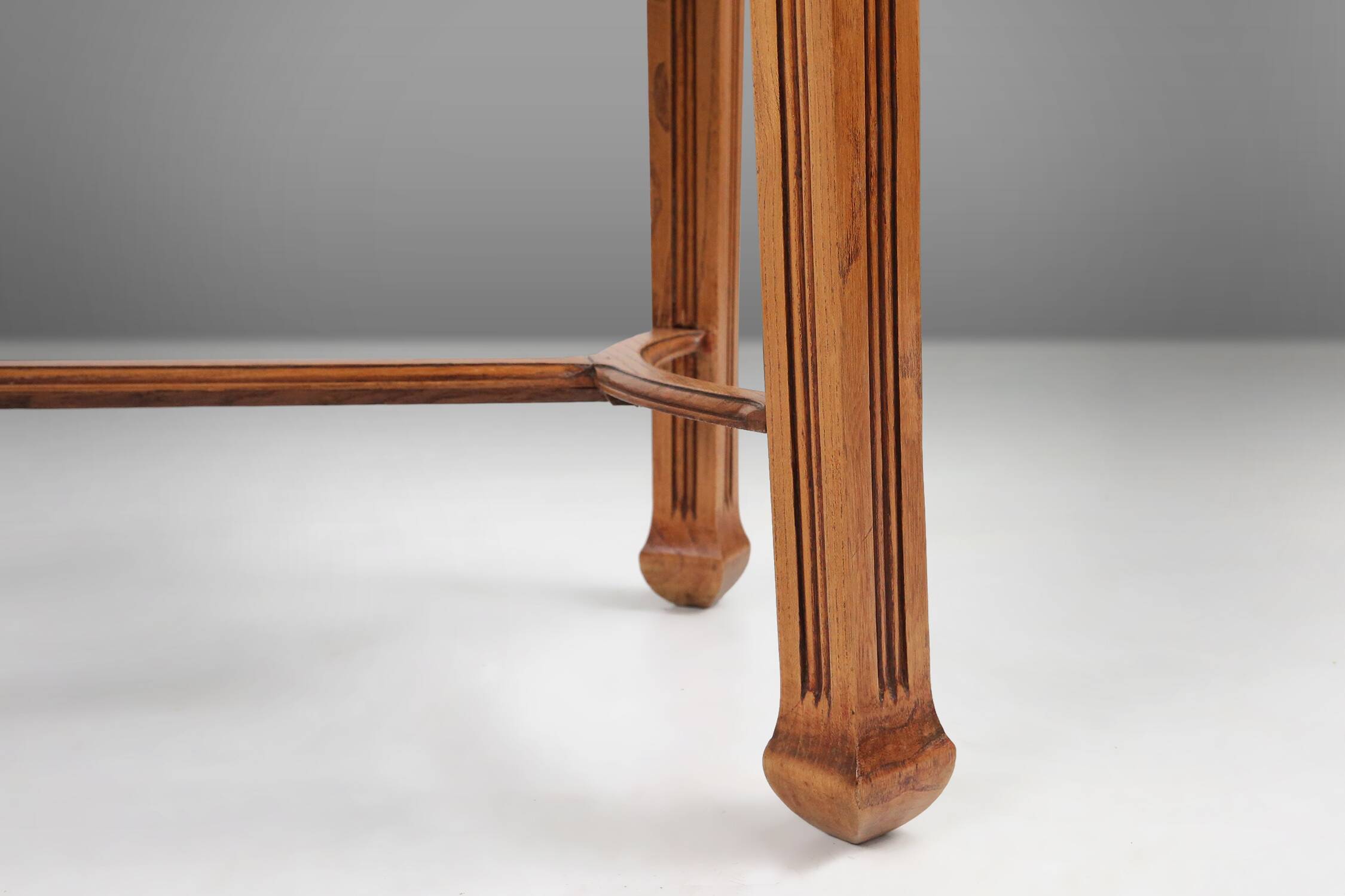 Timeless French Art Deco side table in oak, 1930s