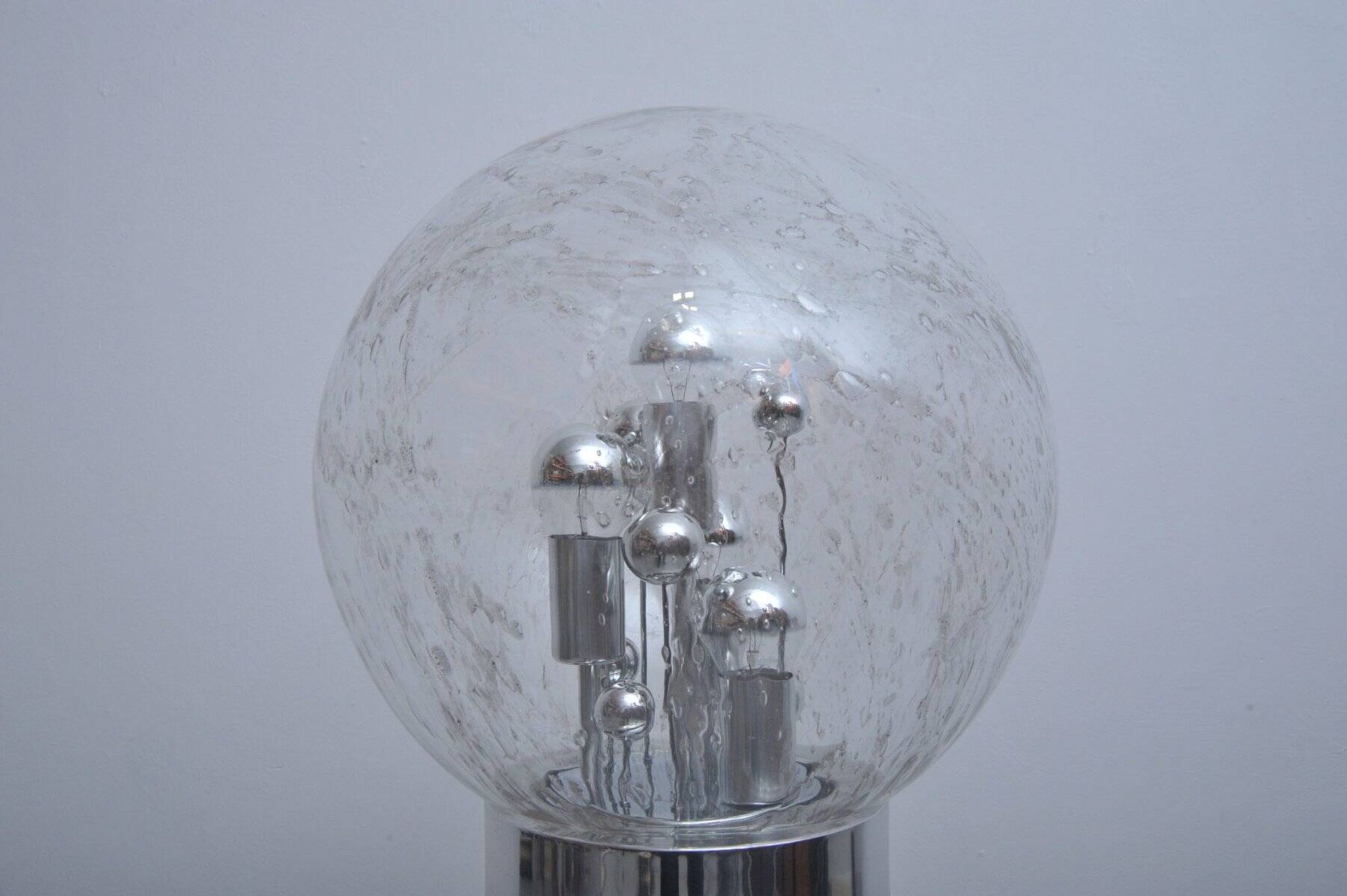 Lampe de sol Sputnik en chrome par Doria Leuchten, années 1970.