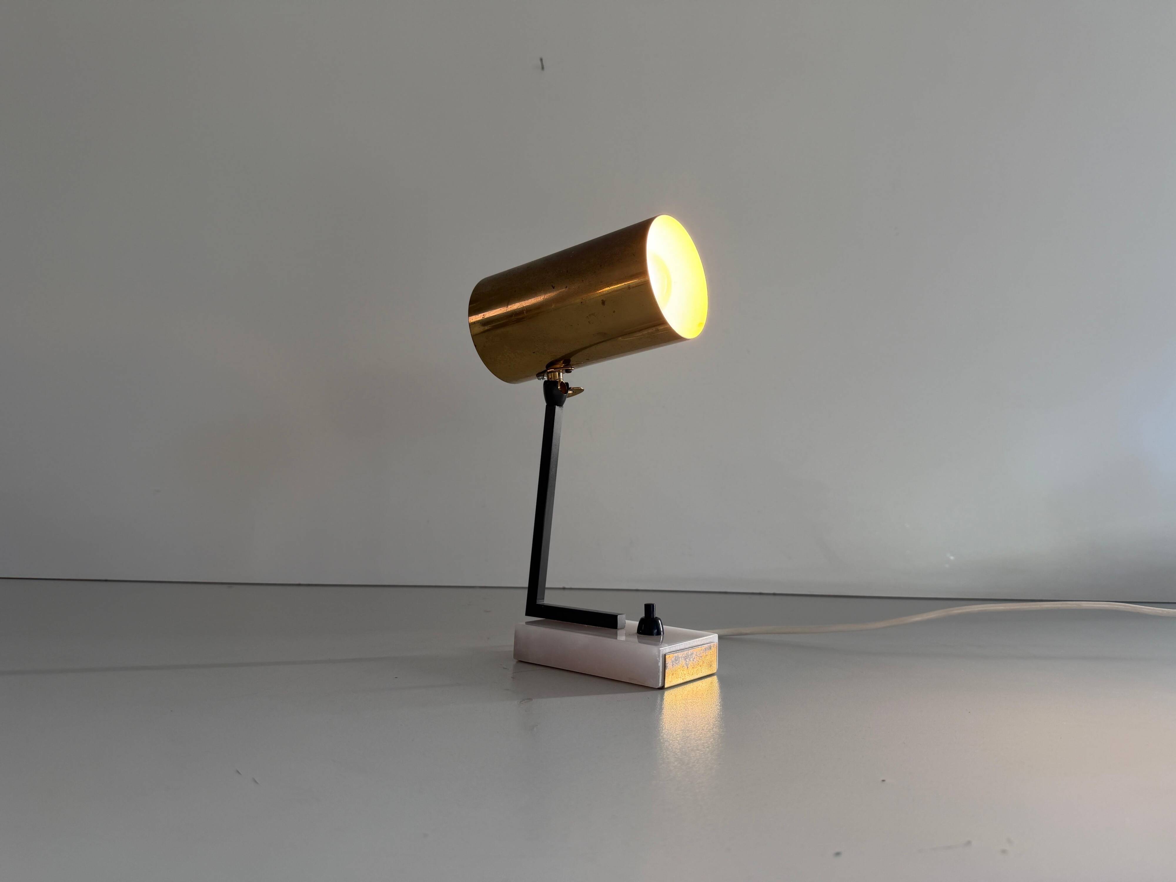 Lampe de bureau minimaliste à tête en laiton et base en marbre, années 1960, Allemagne
