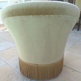 Velvet-trimmed toad with backrest and firm seat