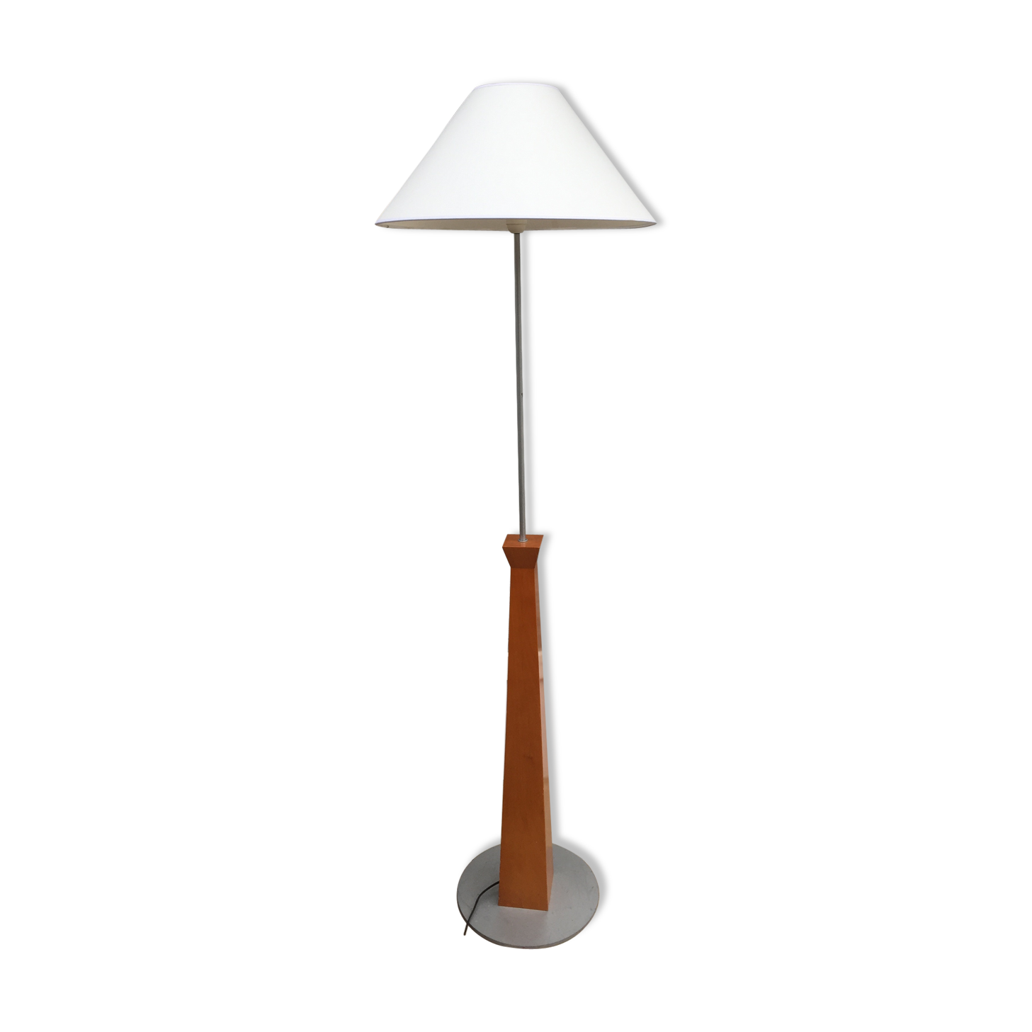 Wood and metal floor lamp