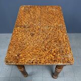 Petite table peinte en brocante ancienne