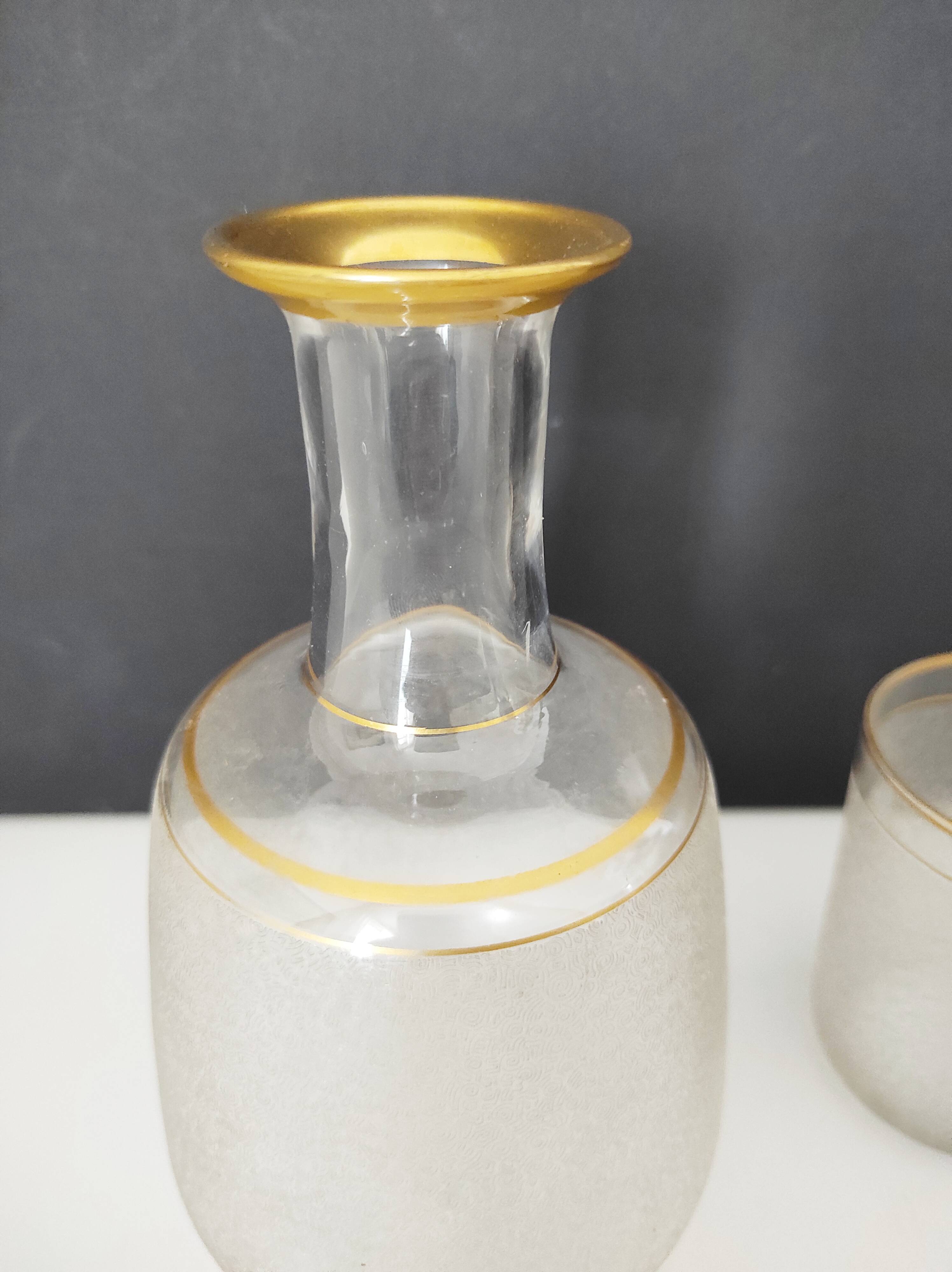 Carafe de nuit et son verre en verre givré
