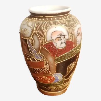 Vase japonisant en porcelaine