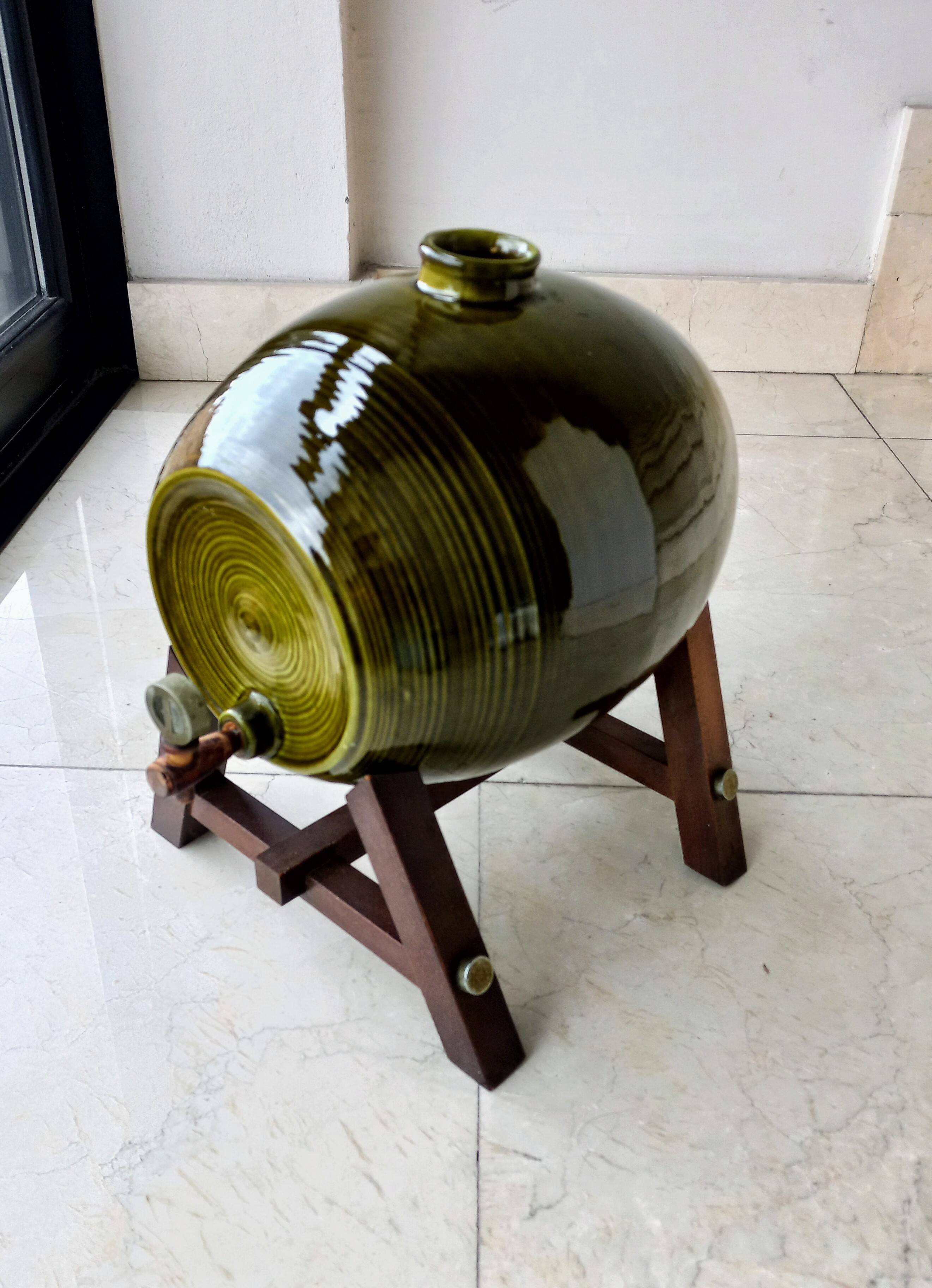 Ceramic spirit barrel