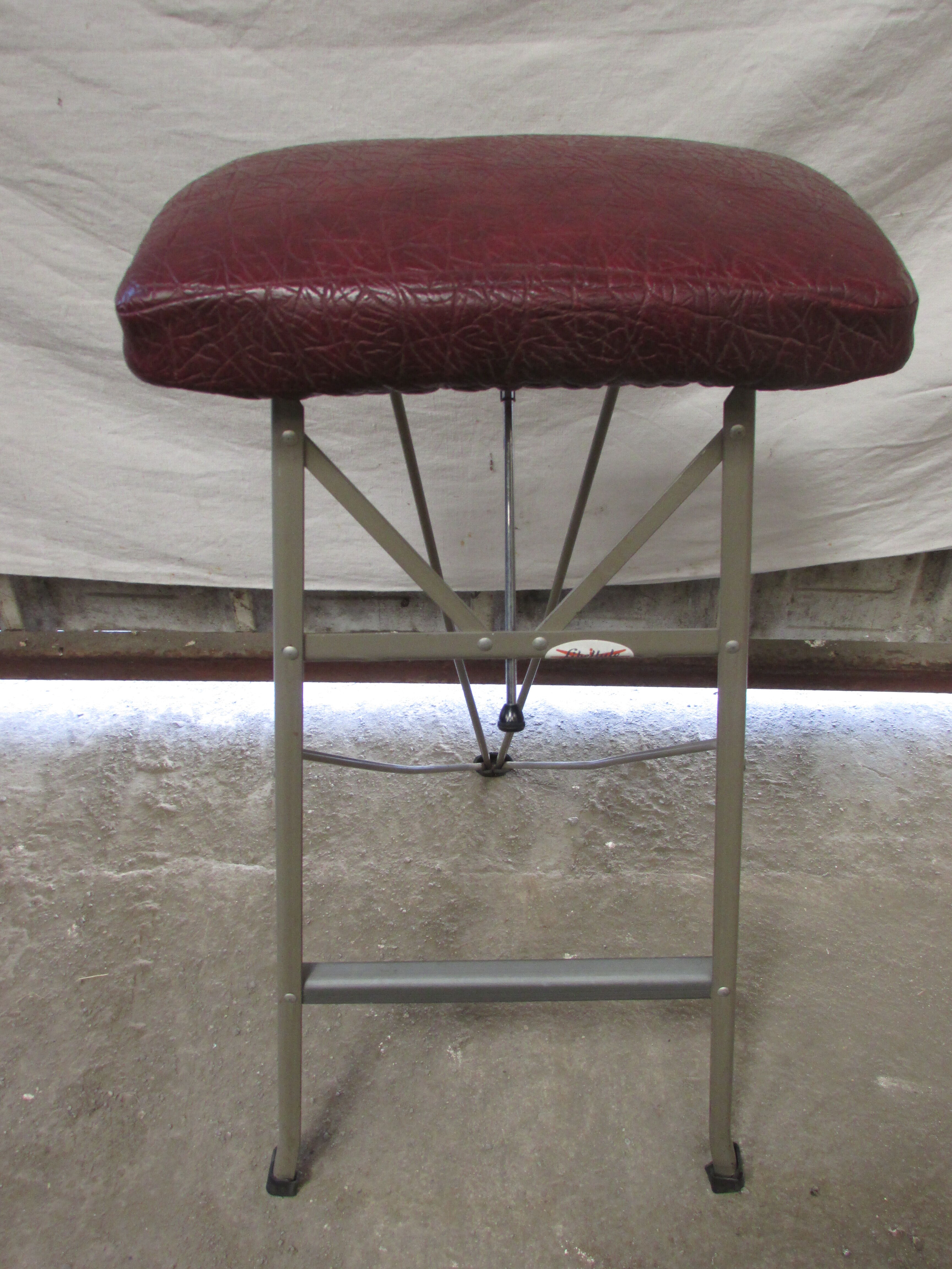 Tabouret industriel vintage " Libellule "