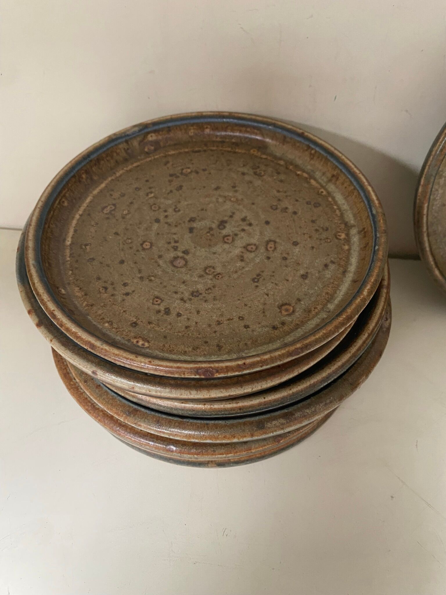 Set of 7 stoneware dessert plates