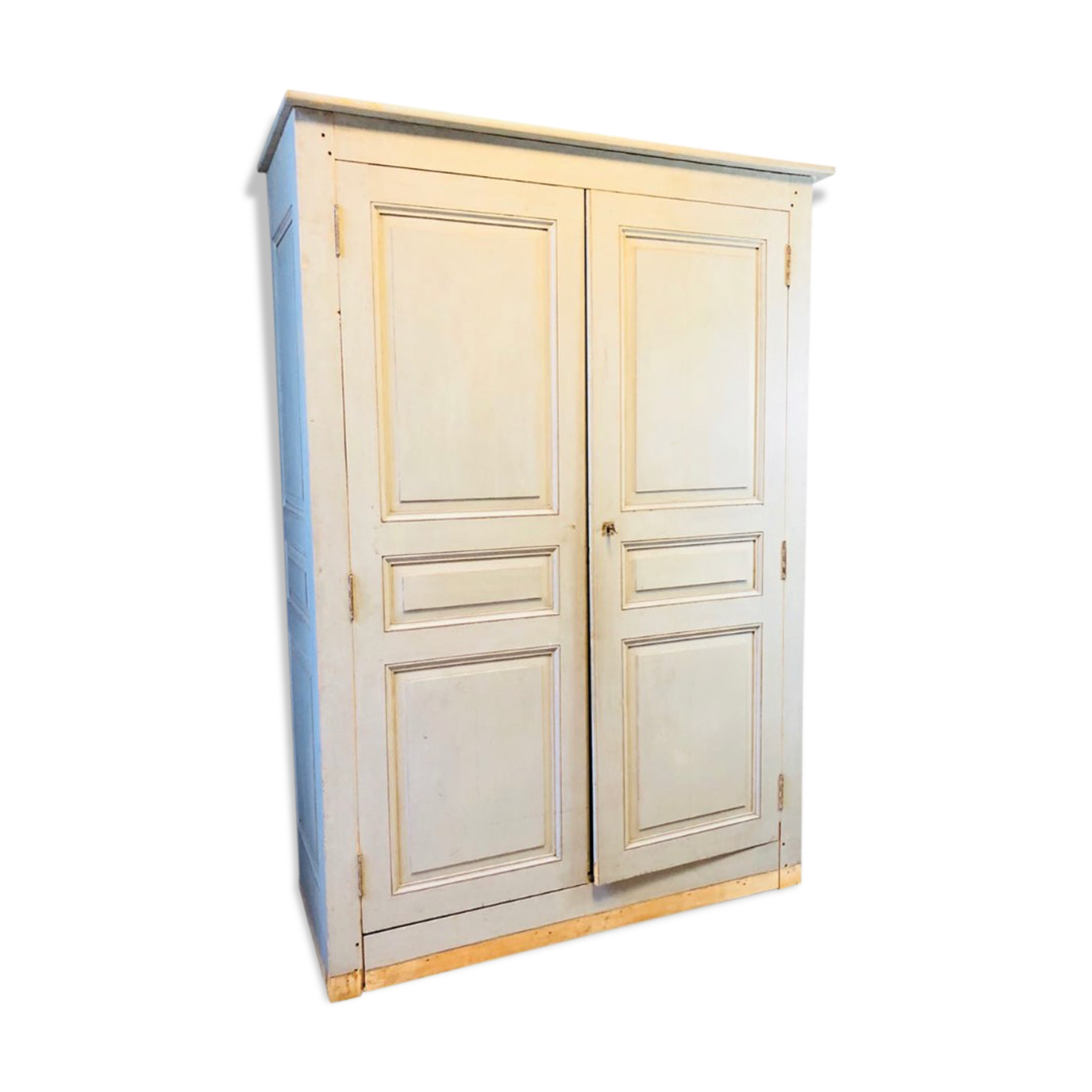 Pantorned cupboard