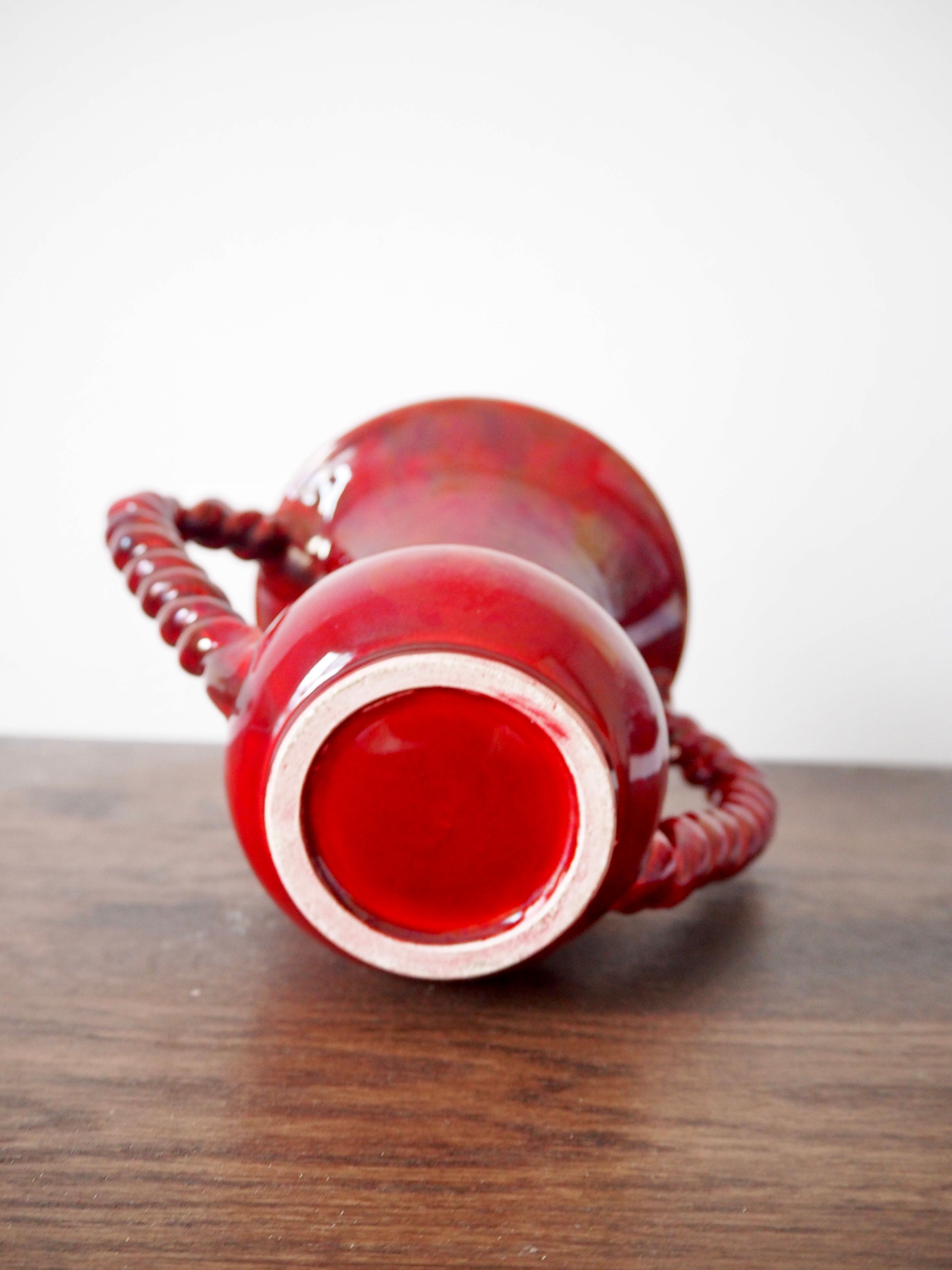 Vase in red slip