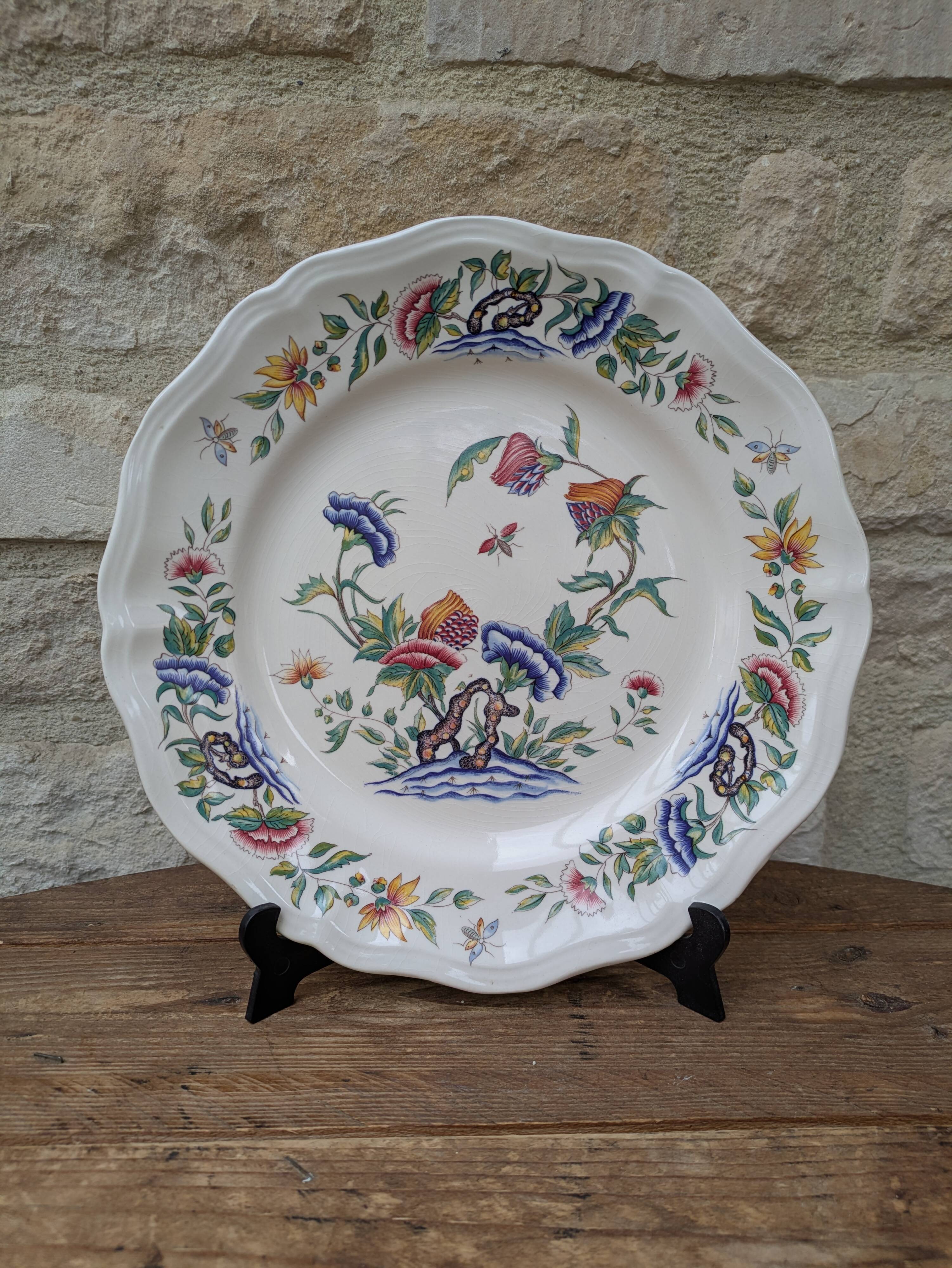 Plate Sarreguemines France model Rouen decoration flowers and insects 25.5cm