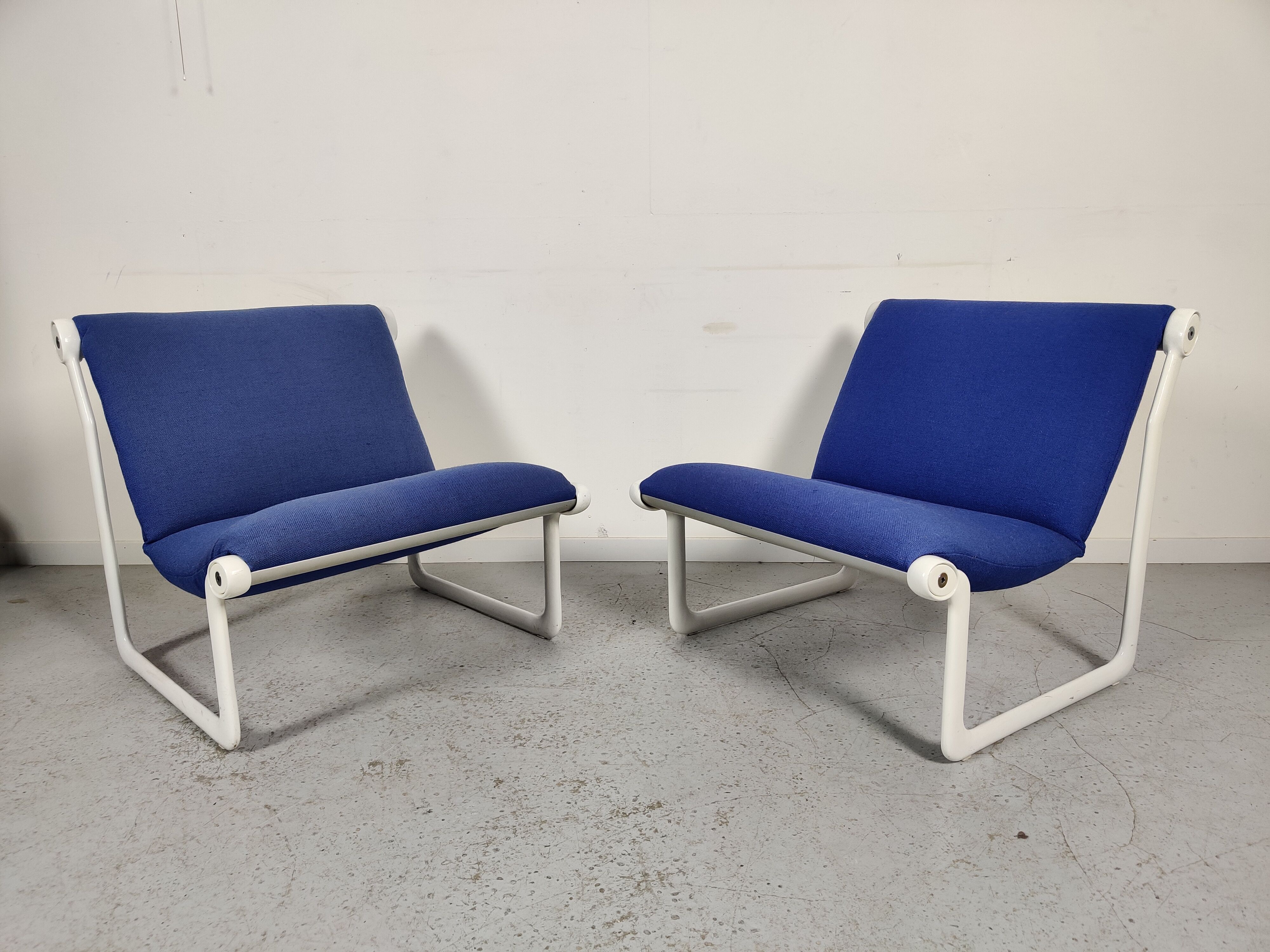 Pair of Knoll armchairs by Bruce Hannah and Andrew Morrison, 70s