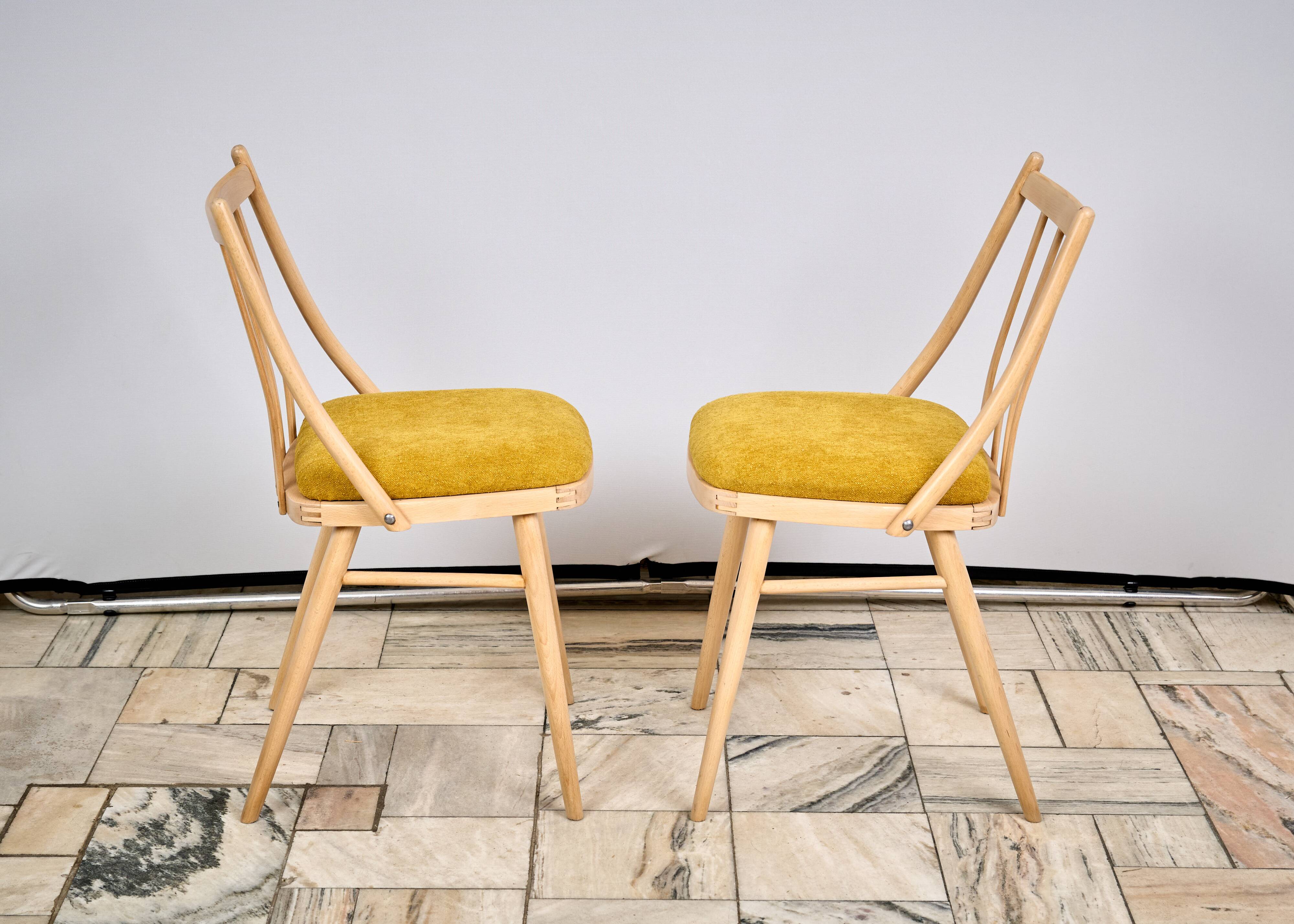 Ensemble de deux chaises vintage, Tchécoslovaquie, années 1960.