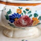 Saucière on Longchamp earthenware display - Mistral model