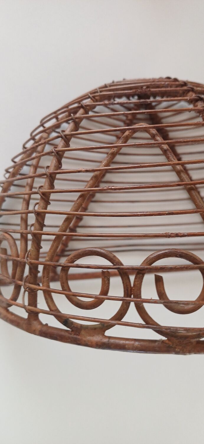 Wall-mounted plant baskets