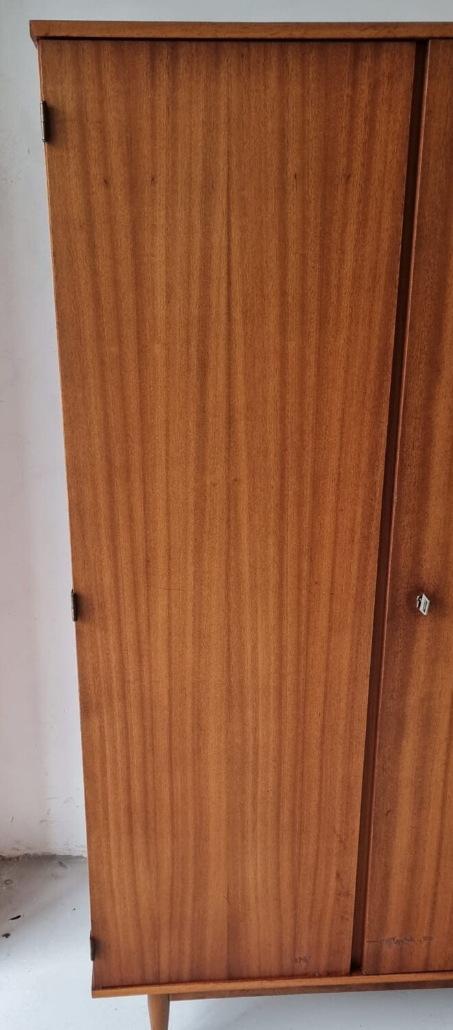 Armoire du milieu du siècle