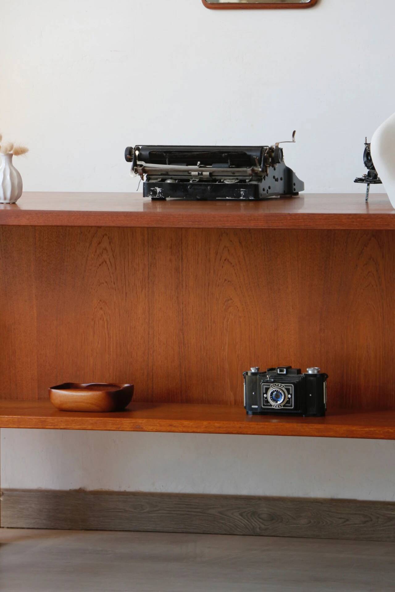 Bureau freestanding teck scandinave années 60 | Dyrlund