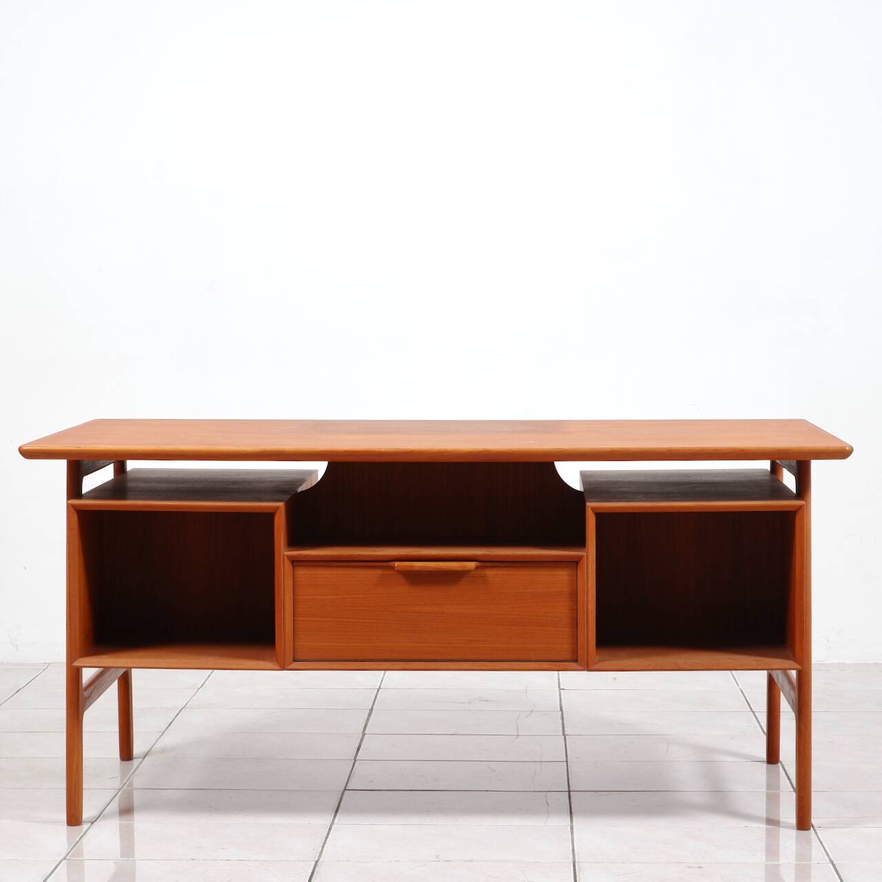 Teak writing desk „No. 75“ by Gunni Omann for Omann Jun Møbelfabrik