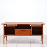 Teak writing desk „No. 75“ by Gunni Omann for Omann Jun Møbelfabrik