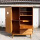 Armoire vintage pieds compas