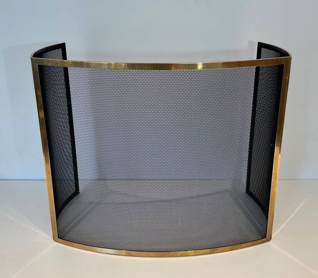 Curved Black Steel Mesh Fire Screen Design with Brass Frame