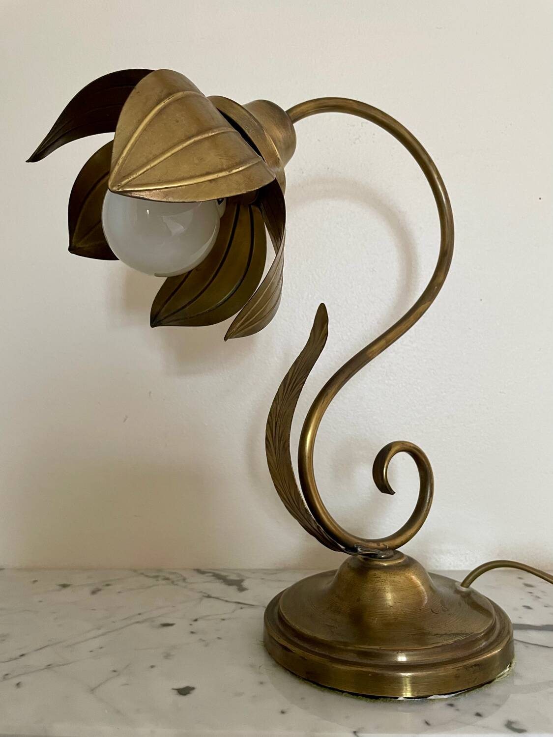 Brass flower lamp