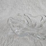 Rounded wave crystal empty pocket