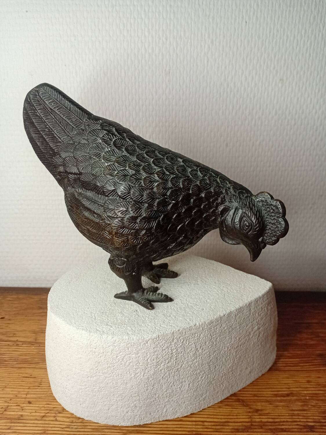 Patinated bronze hen from the Meiji period (1868-1912)