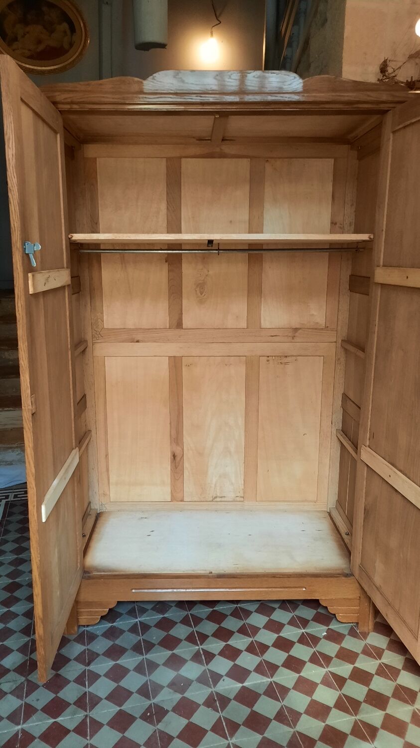 Armoire parisienne