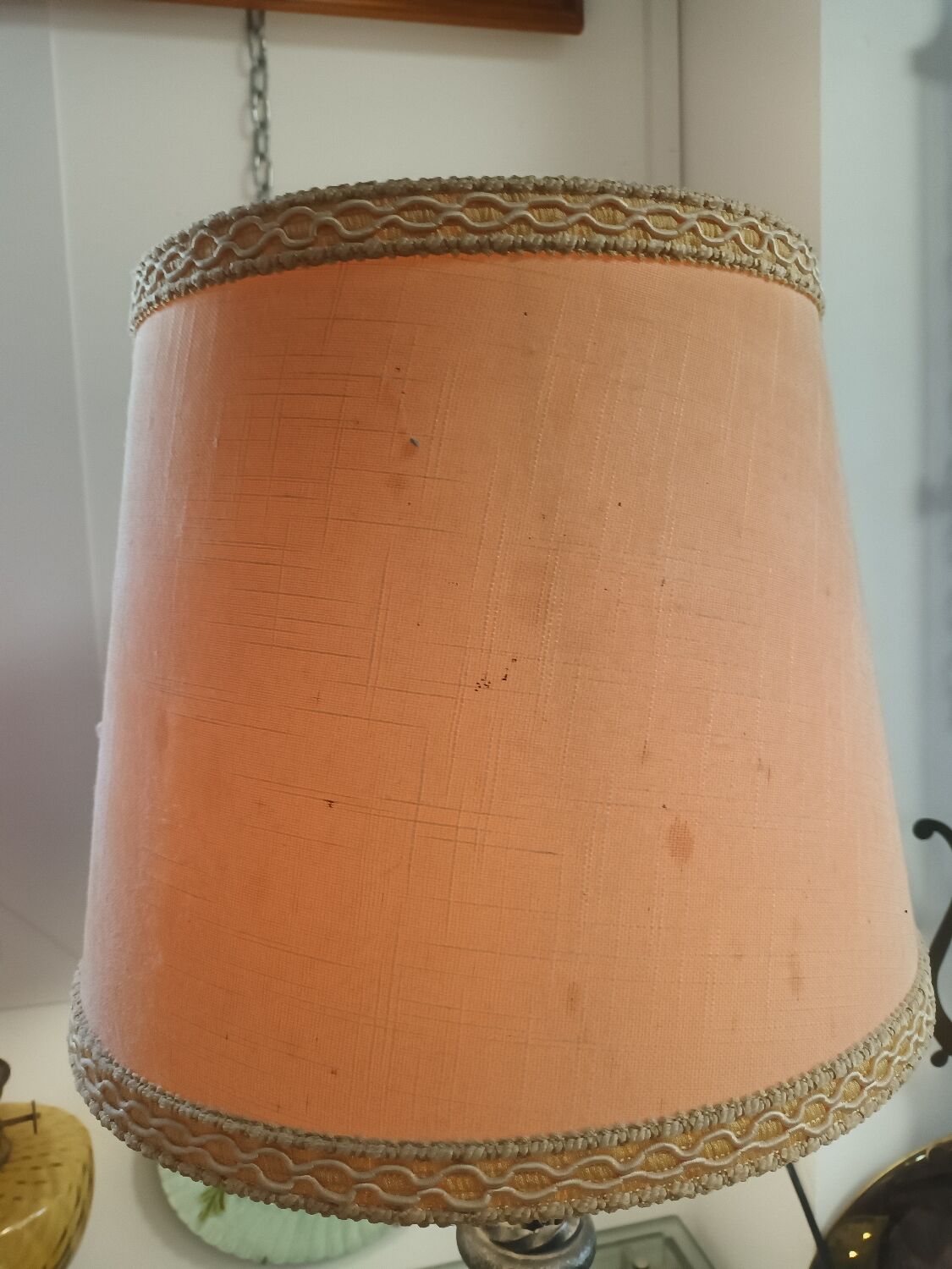 Wrought iron lamp to pose