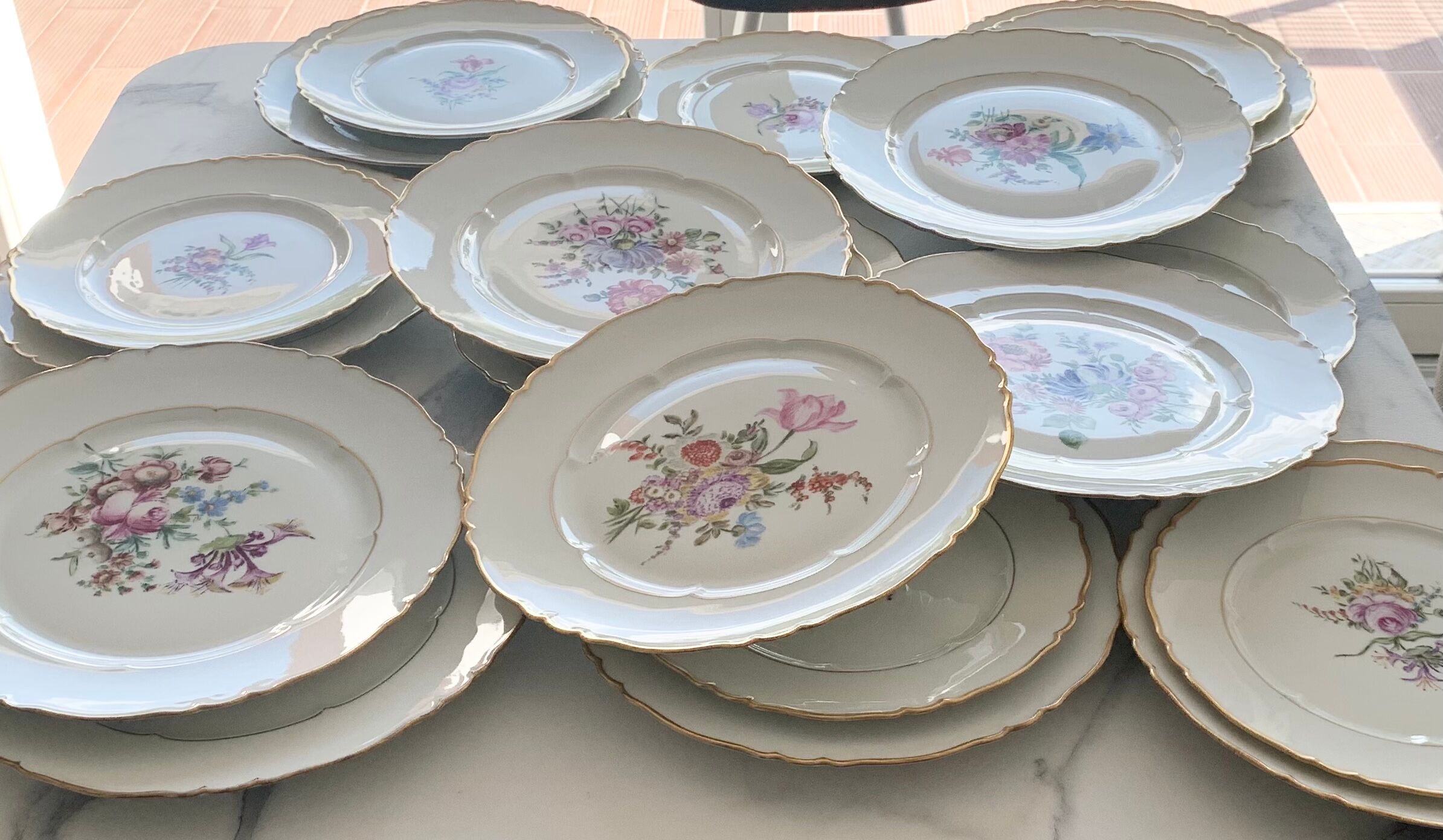 Lot de 20 assiettes anciennes  en porcelaine Haviland