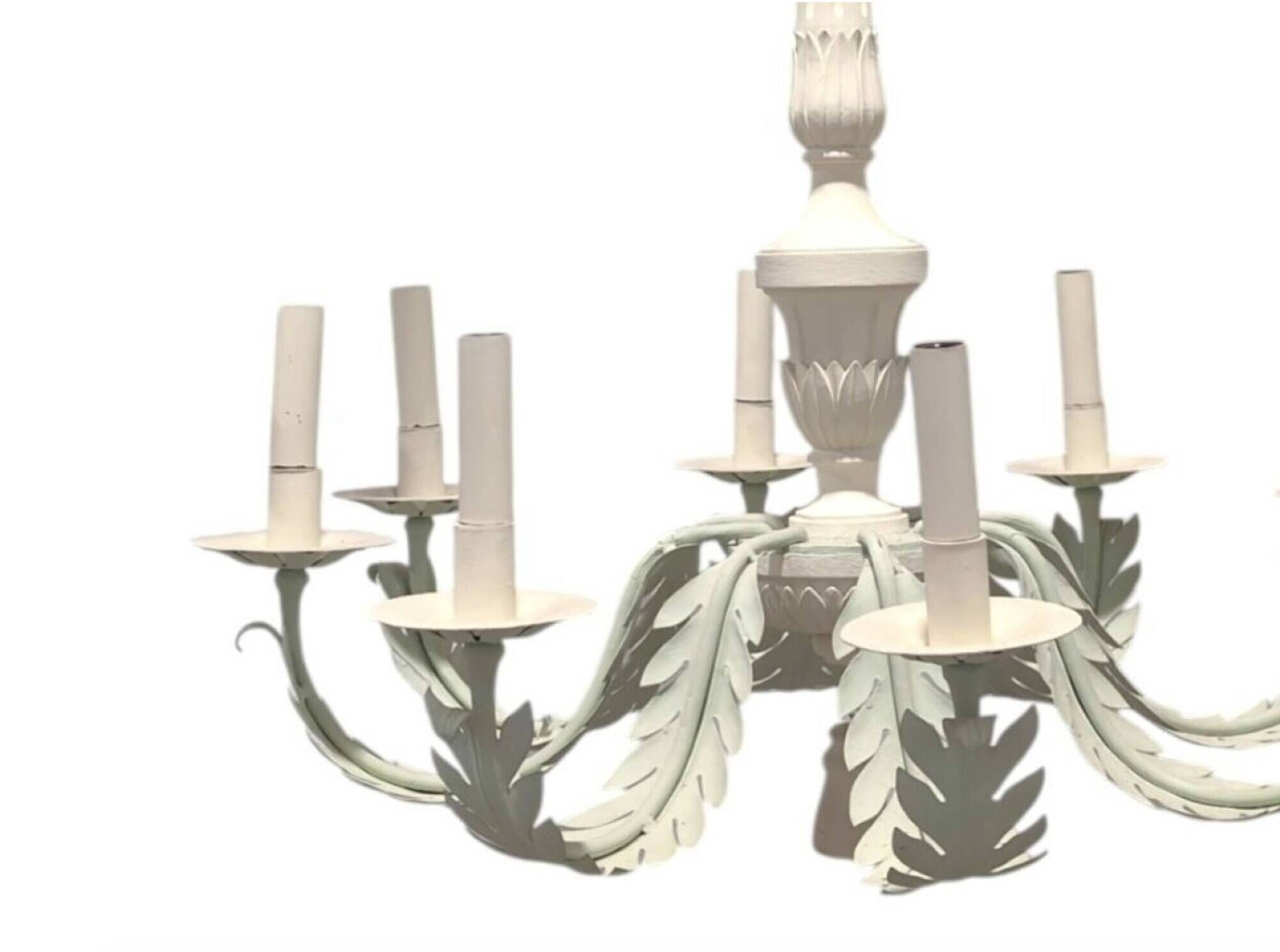 Vintage chandelier 8 lights – provenance Baguès Paris – lacquered metal & leaf decoration