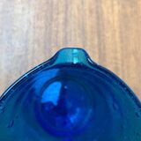 Broc en verre bleu fait main du milieu du siècle, années 1960