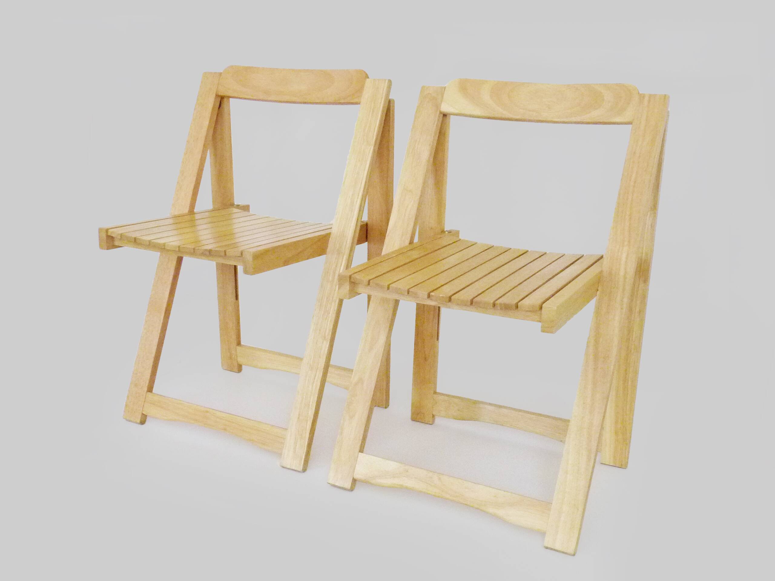 Set of 4 Vintage folding chairs in light wood