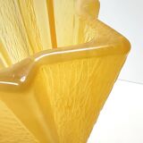 Vase Art Déco en verre jaune en forme d'étoile attribué à Pierre D'Avesn pour Daum