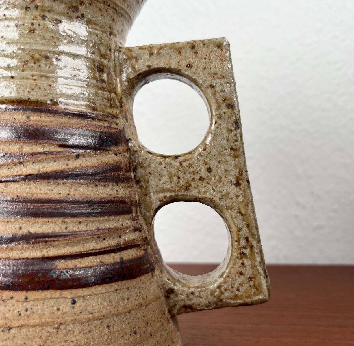 Danish modern studio pottery vase by Tue Poulsen for Tue Keramik, 1960.