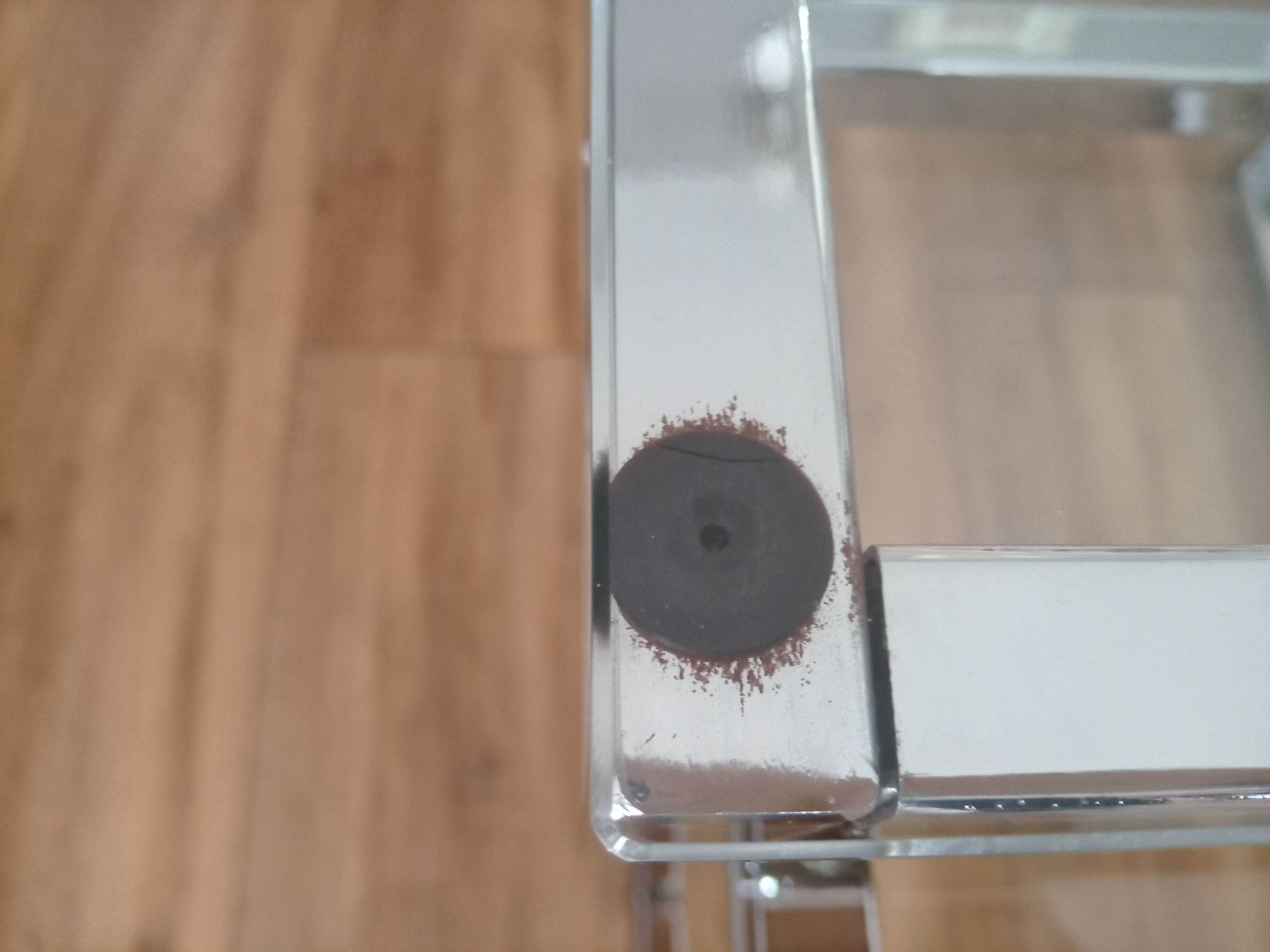 Tables basses gigognes design plateaux en verre transparent et piètements chromés
